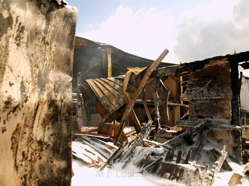 Feuer Halle Siegburg Gewerbegebiet Zange P126.JPG